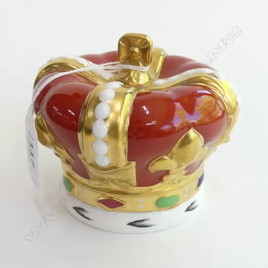 A Royal Crown Derby porcelain paperweight Queen Elizabeth Jubilee Heraldic  Crown,  limited edition 194/950